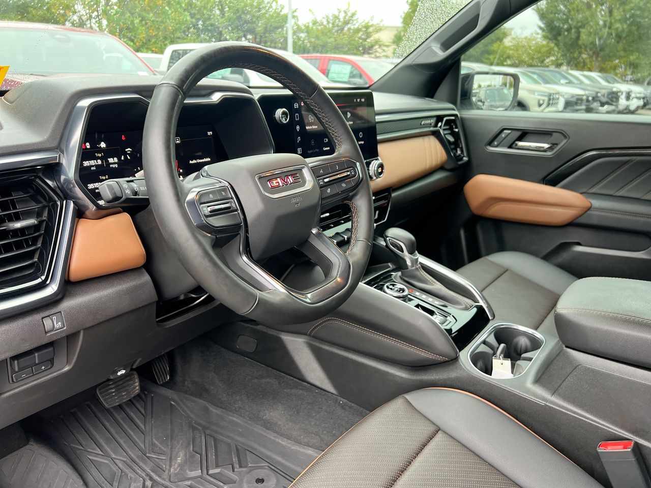 2025 GMC Canyon AT4 - Photo 17