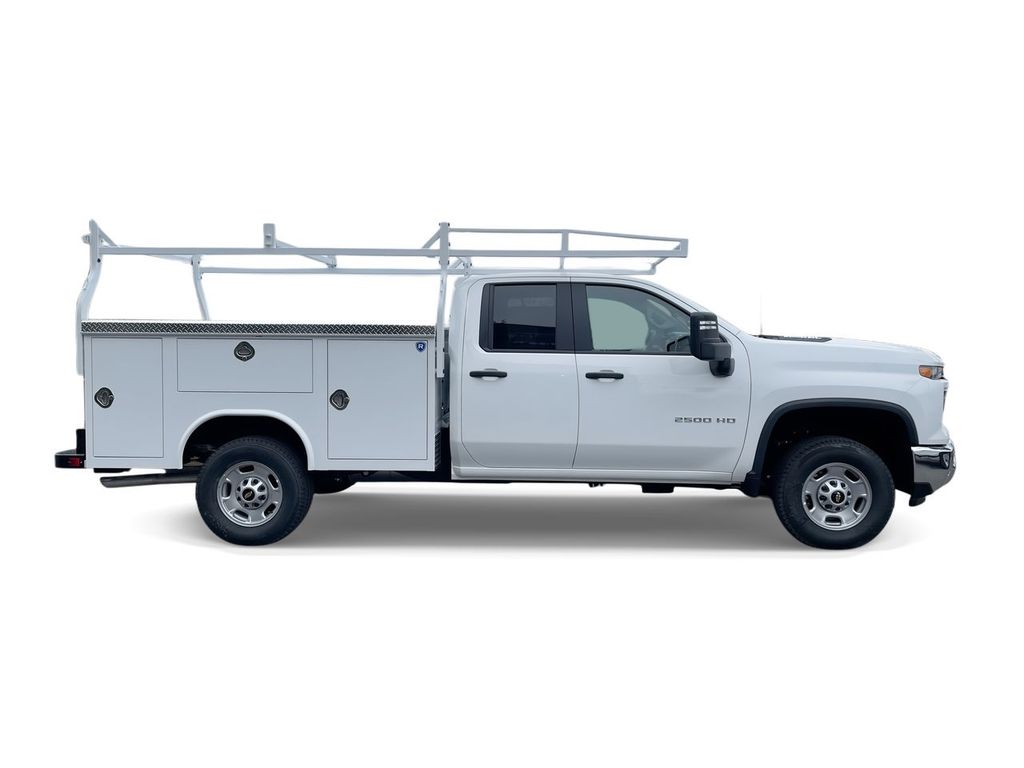 2025 Chevrolet Silverado 2500HD photo 4