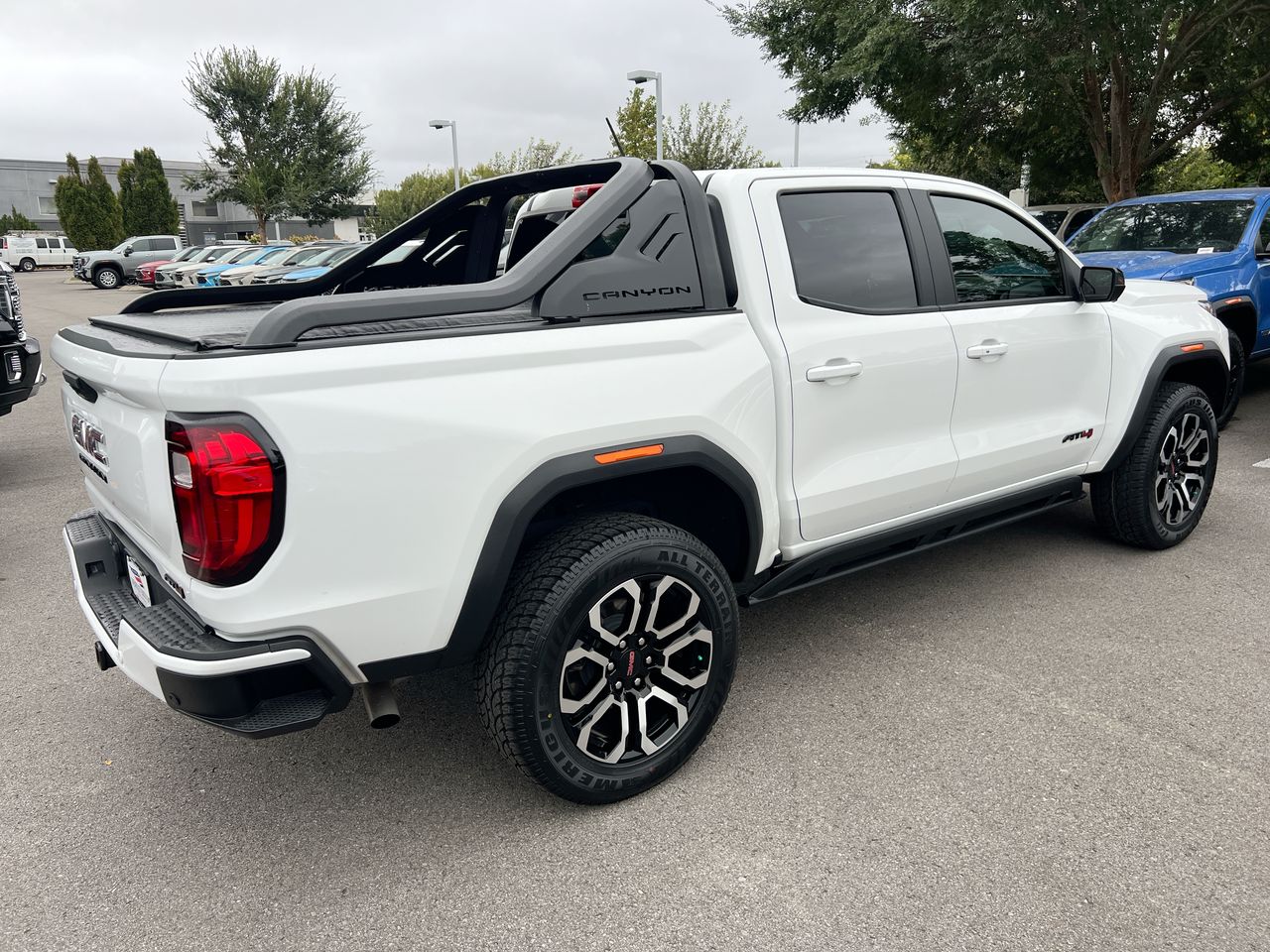 2025 GMC Canyon AT4 - Photo 8