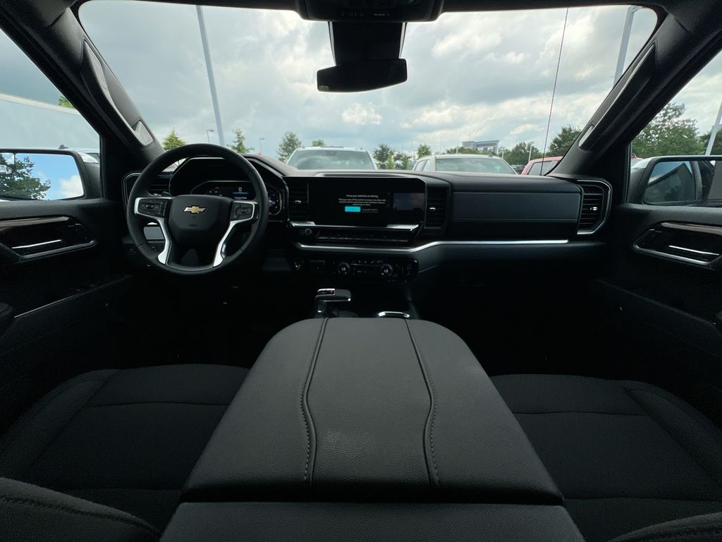 2026 Chevrolet Silverado 1500 LT - Photo 10