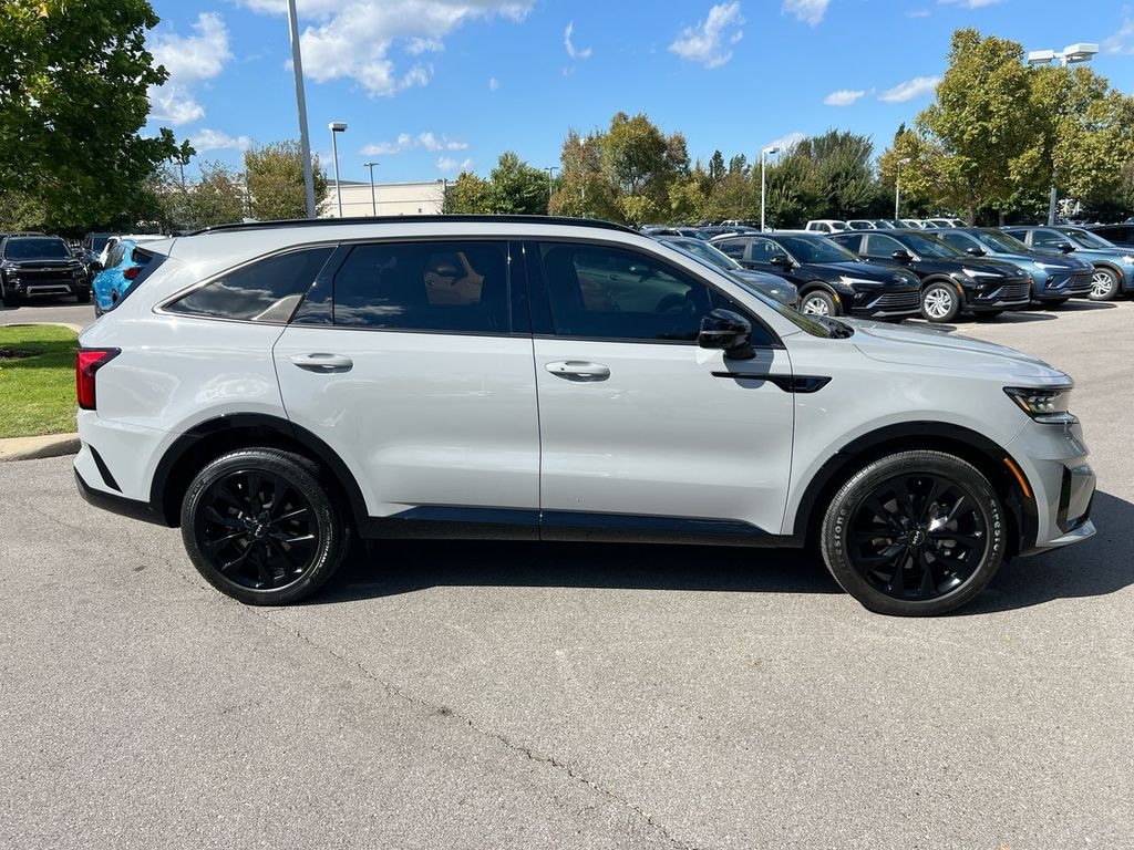 Used 2023 Kia Sorento SX