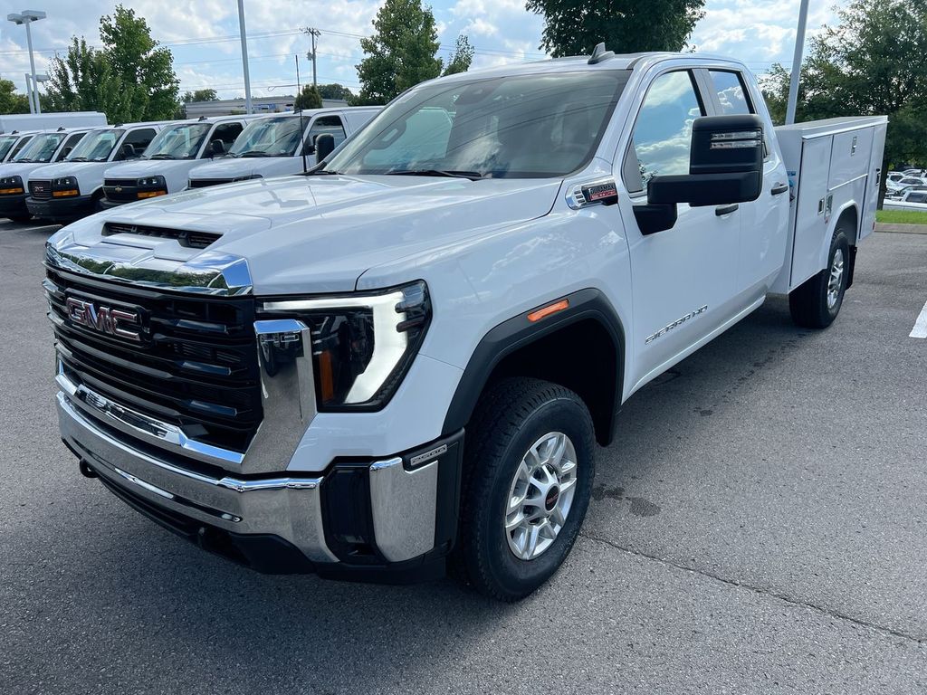 2025 GMC Sierra 2500HD Pro's photo