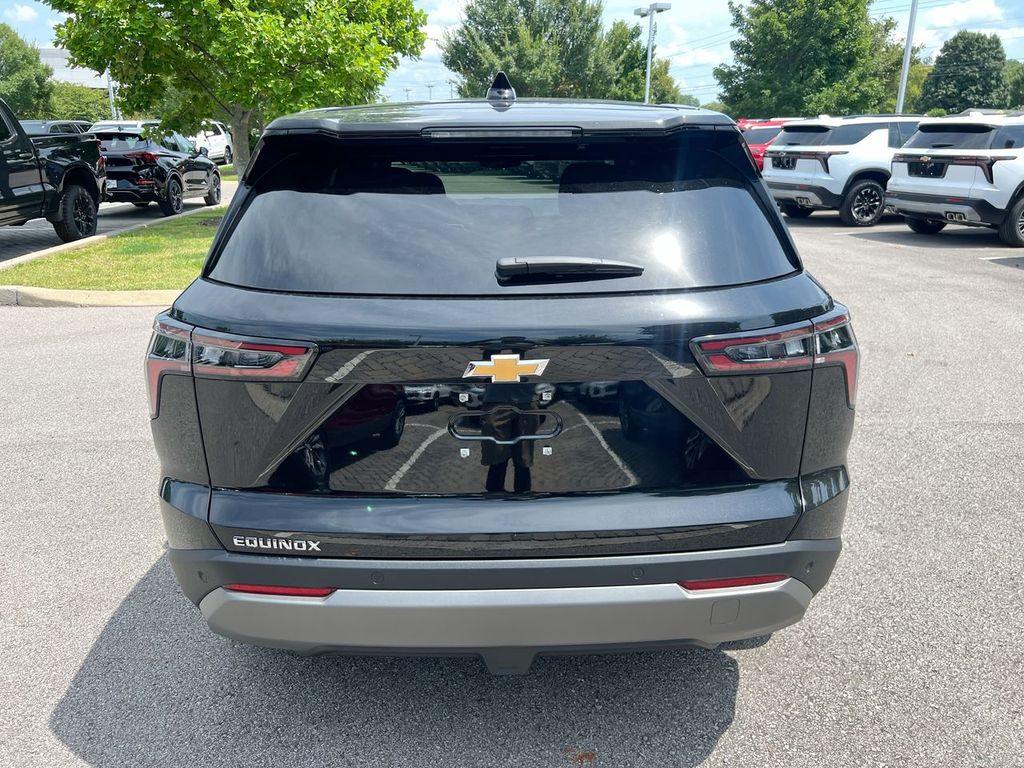2027 Chevrolet Equinox LT - Photo 9