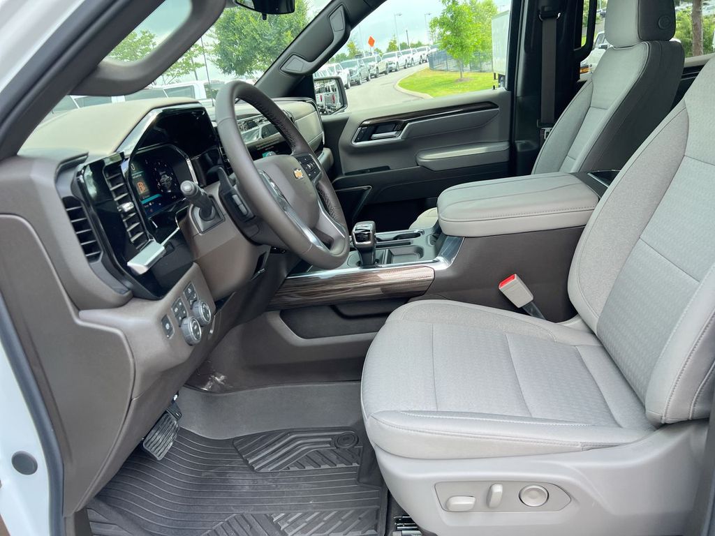 2026 Chevrolet Silverado 1500 LT - Photo 14