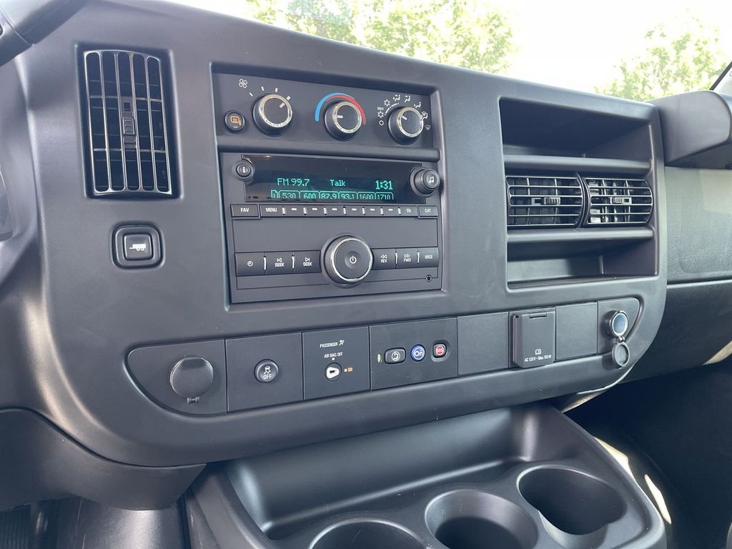 2025 Chevrolet Express Cargo Work Van - Photo 15