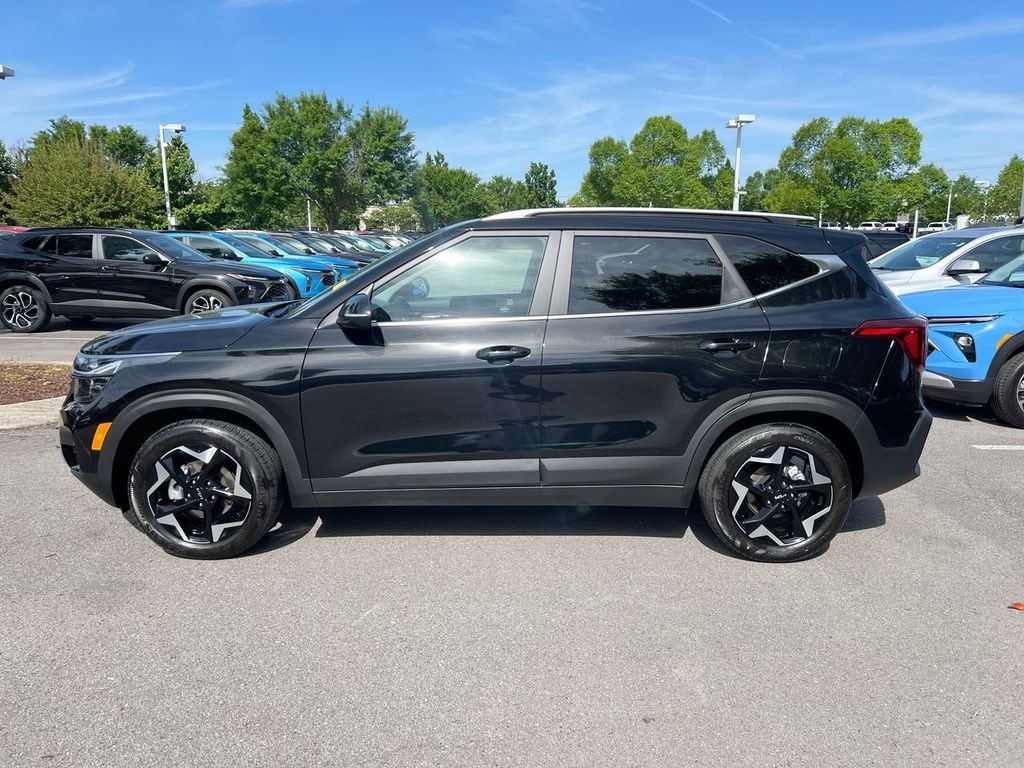 Used 2025 Kia Seltos EX SUV