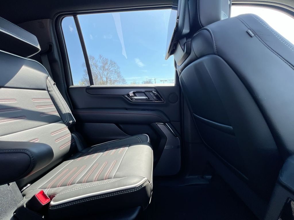 2026 GMC Yukon XL AT4 Ultimate - Photo 13