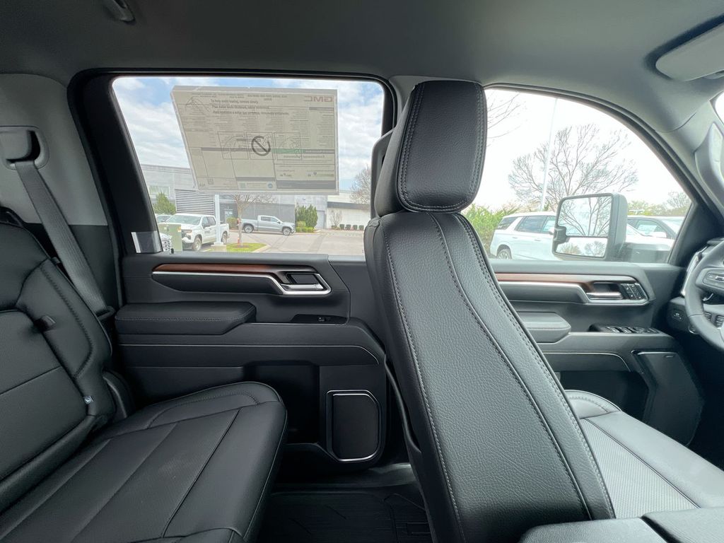 2026 GMC Sierra 2500HD Denali - Photo 13