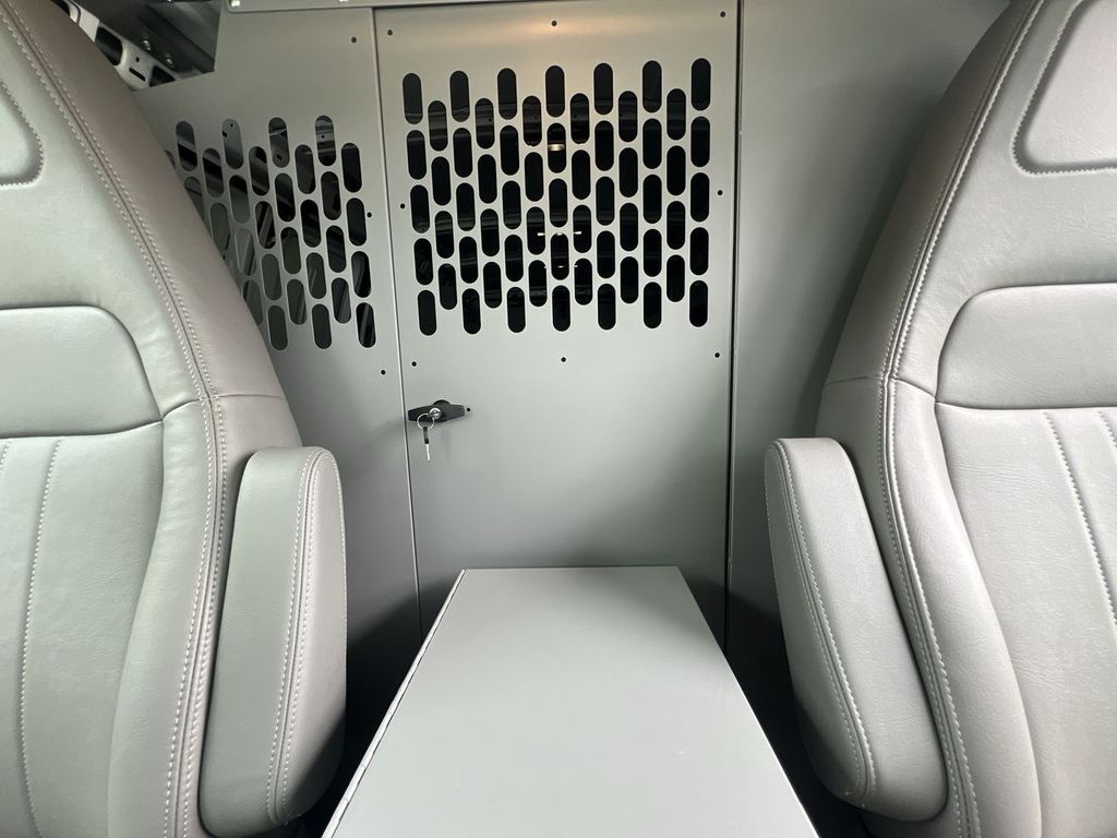 2025 Chevrolet Express Cargo Work Van - Photo 8