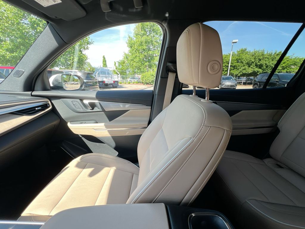 2026 Buick Enclave Preferred - Photo 11