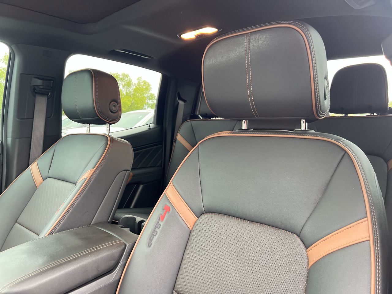 2025 GMC Canyon AT4 - Photo 19