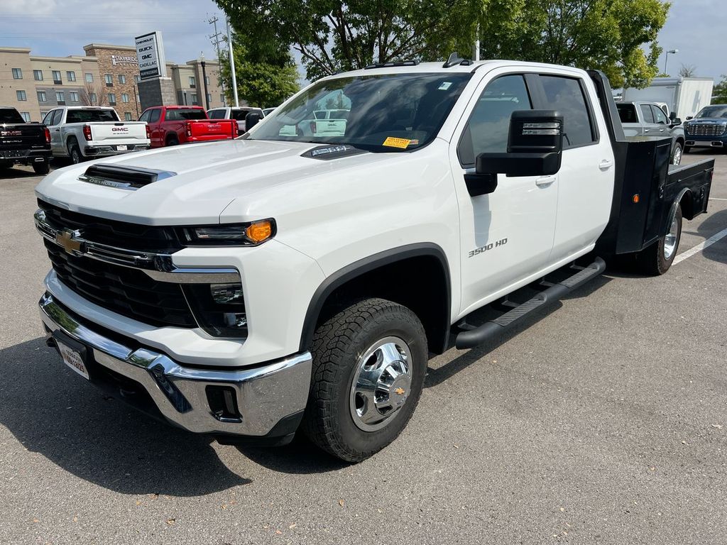 2024 Chevrolet Silverado 3500HD LT's photo