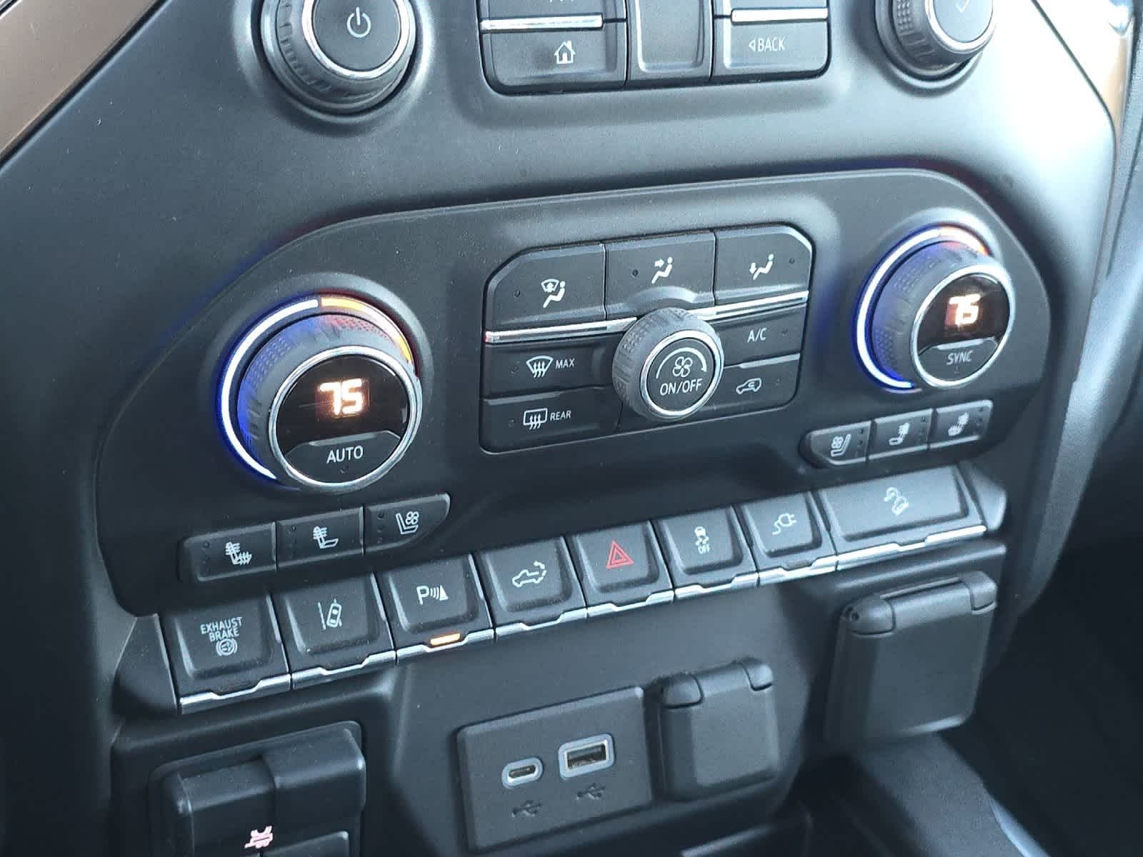 Thumbnail: 2021 Chevrolet Silverado 3500 - 19