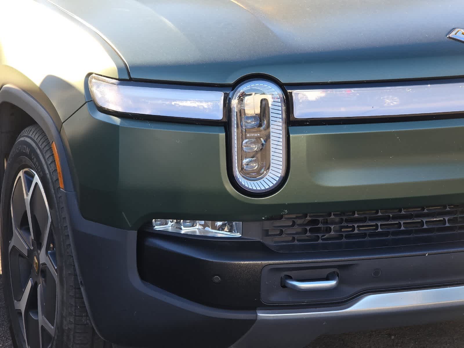 Thumbnail: 2022 Rivian R1T - 10