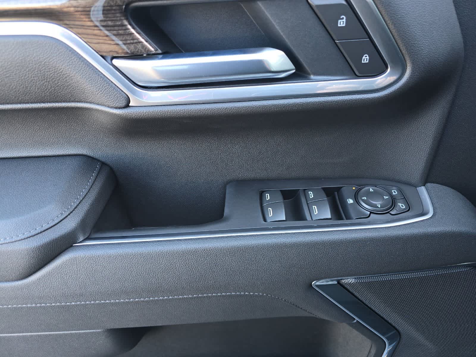 Thumbnail: 2026 Chevrolet Silverado 1500 - 12