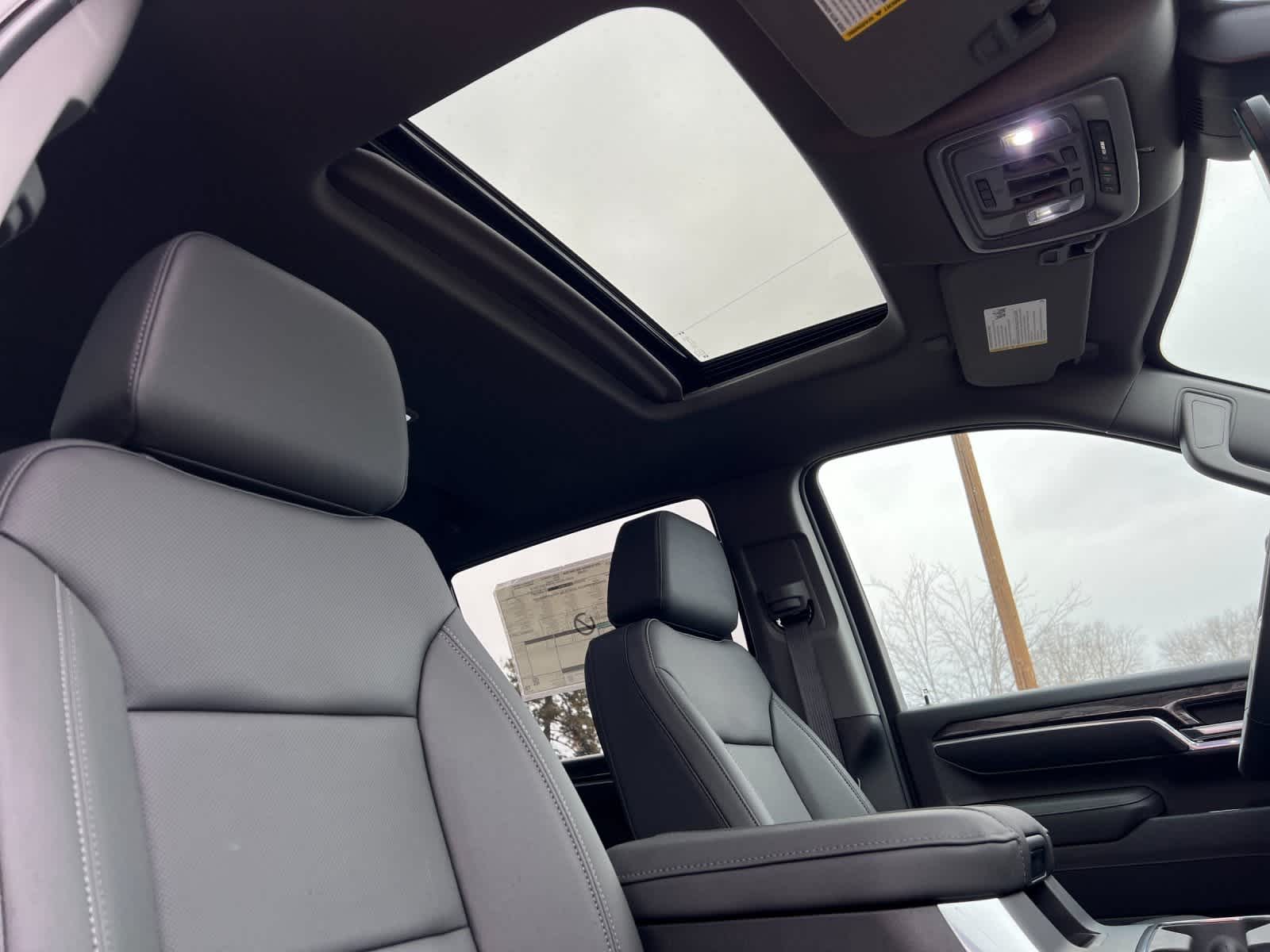 Thumbnail: 2026 Chevrolet Silverado 3500 - 16