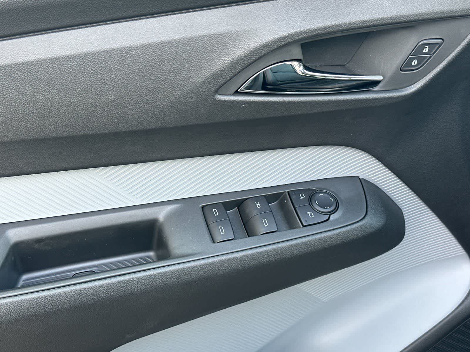 Thumbnail: 2027 Chevrolet Bolt EV - 13