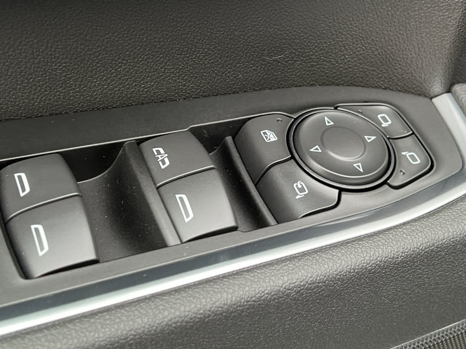 Thumbnail: 2026 Chevrolet Silverado 3500 - 13