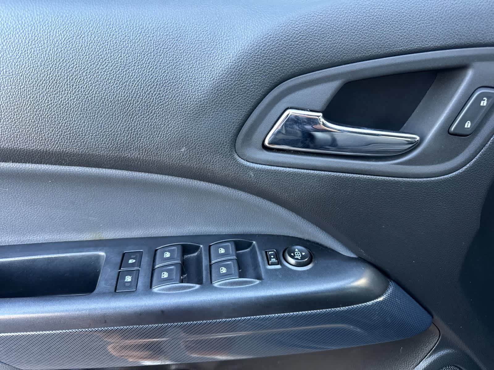 Thumbnail: 2022 Chevrolet Colorado - 12