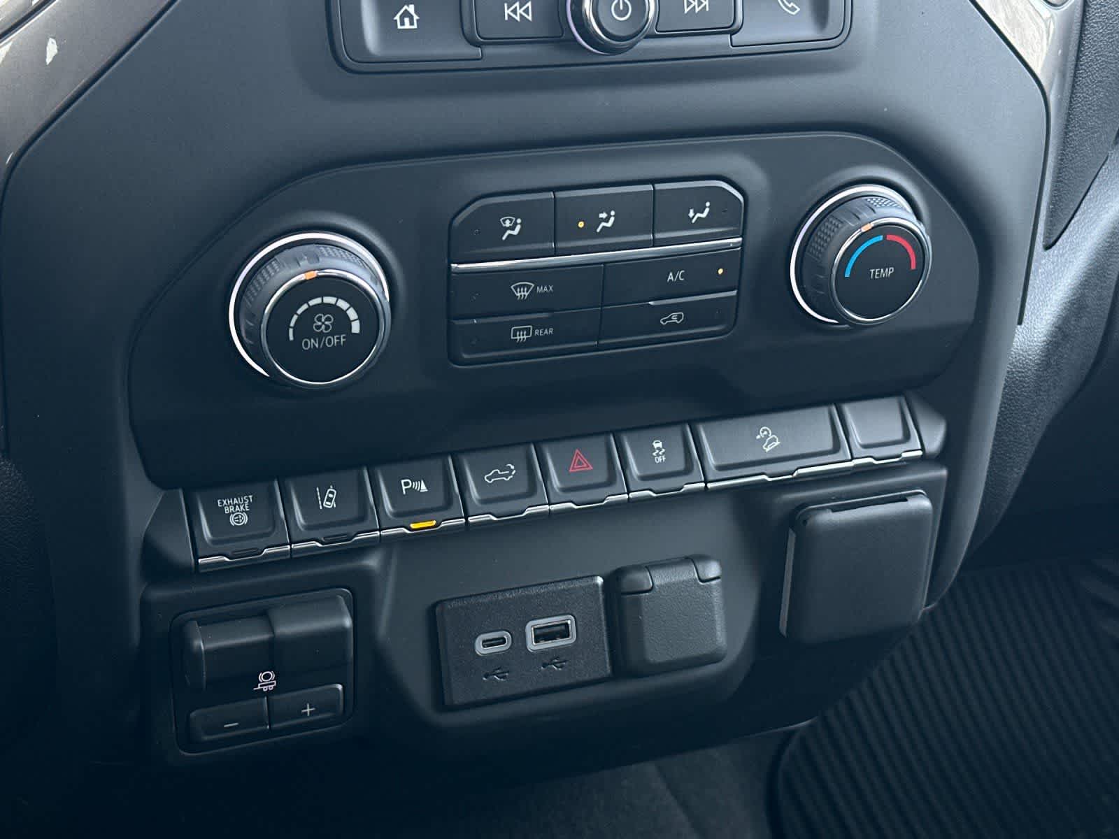 Thumbnail: 2026 Chevrolet Silverado 2500 - 19