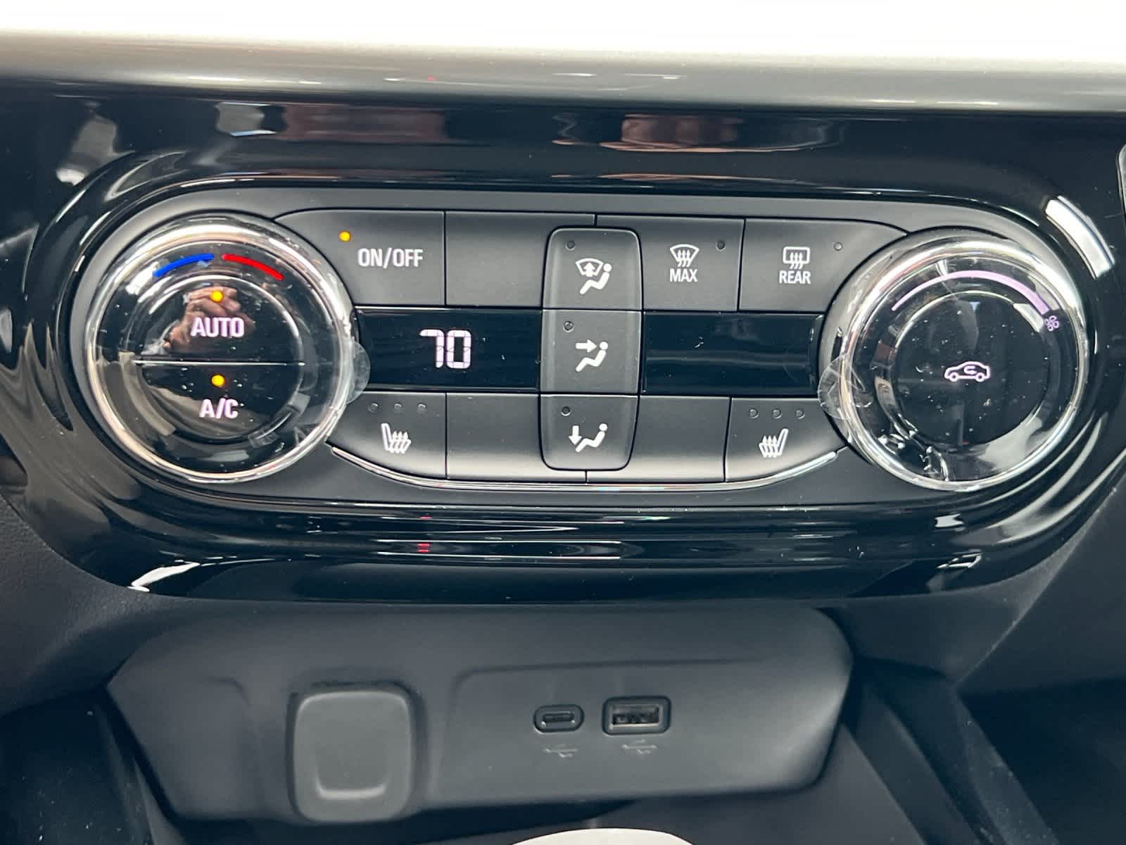 Thumbnail: 2025 Chevrolet Trax - 20