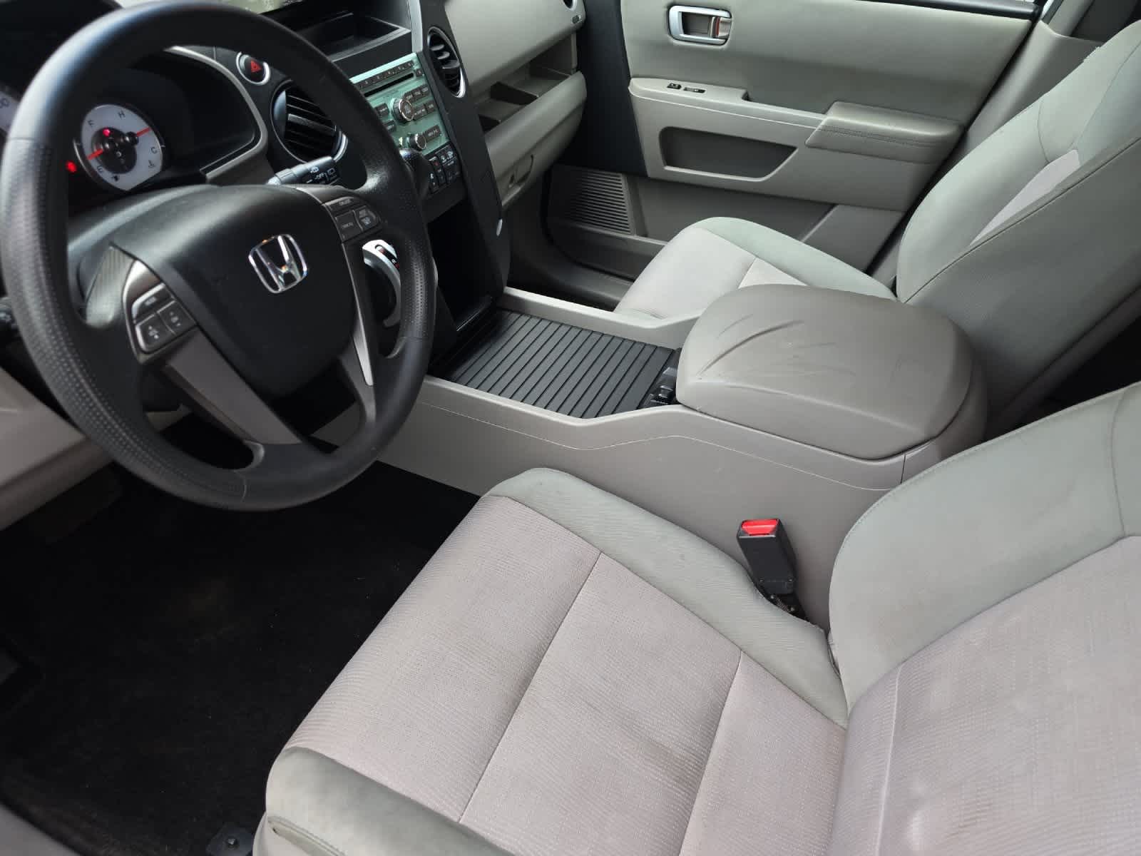 Thumbnail: 2010 Honda Pilot - 11