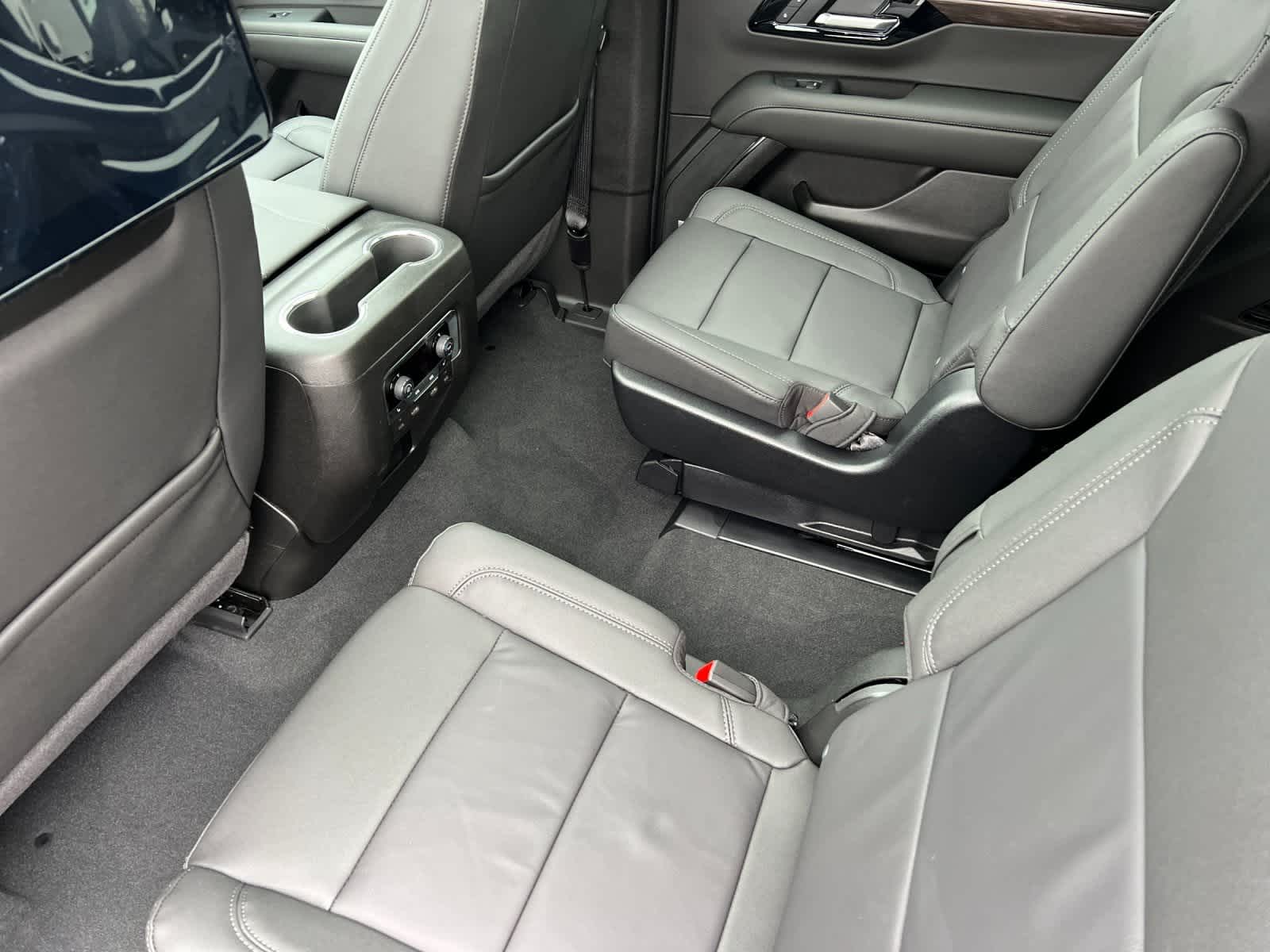 Thumbnail: 2026 Chevrolet Tahoe - 4