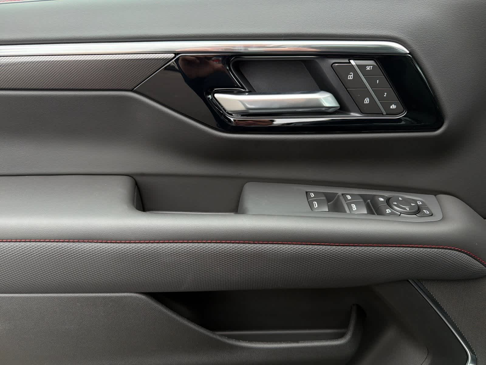 Thumbnail: 2026 Chevrolet Tahoe - 12