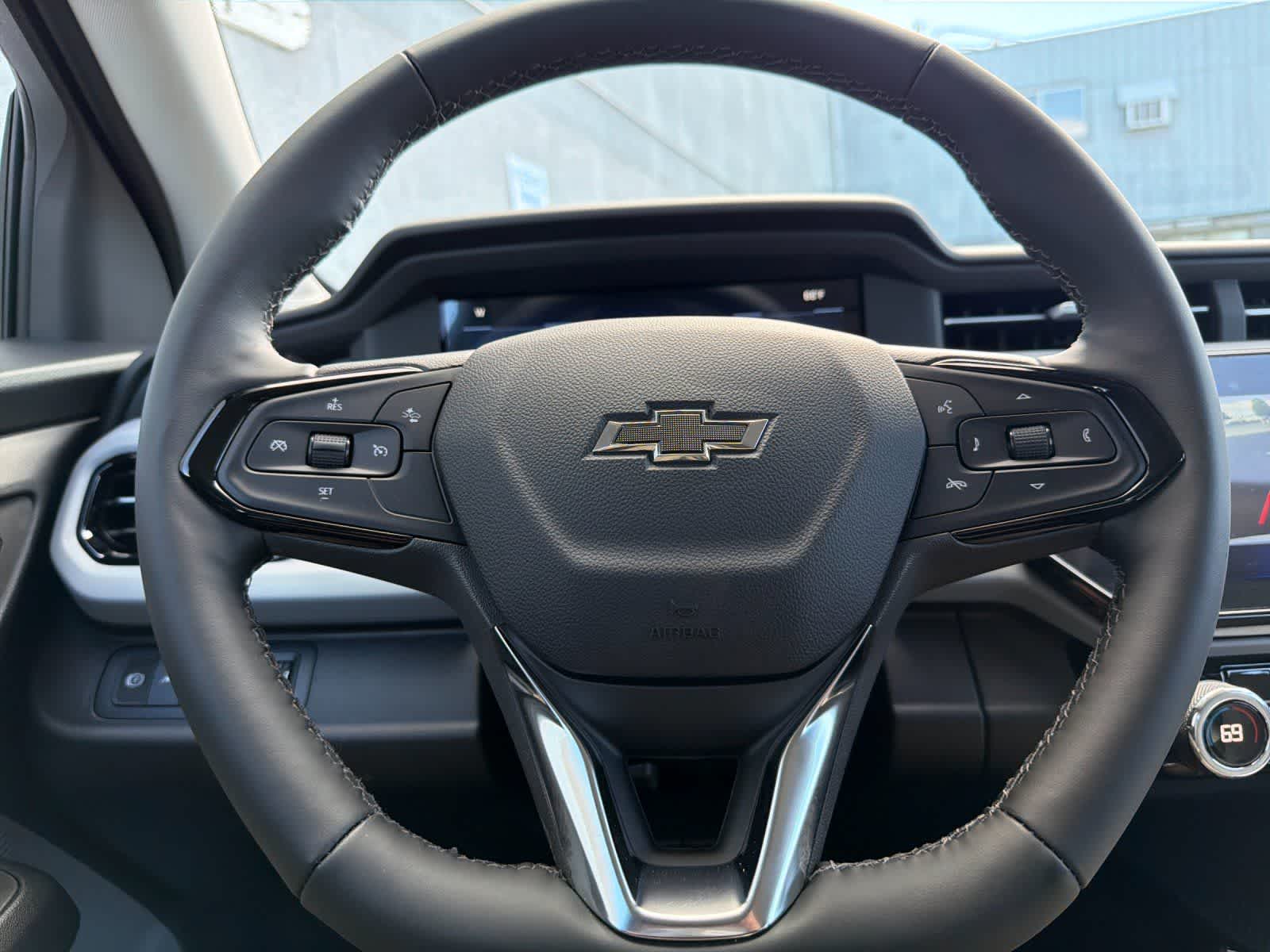 Thumbnail: 2027 Chevrolet Bolt EV - 24