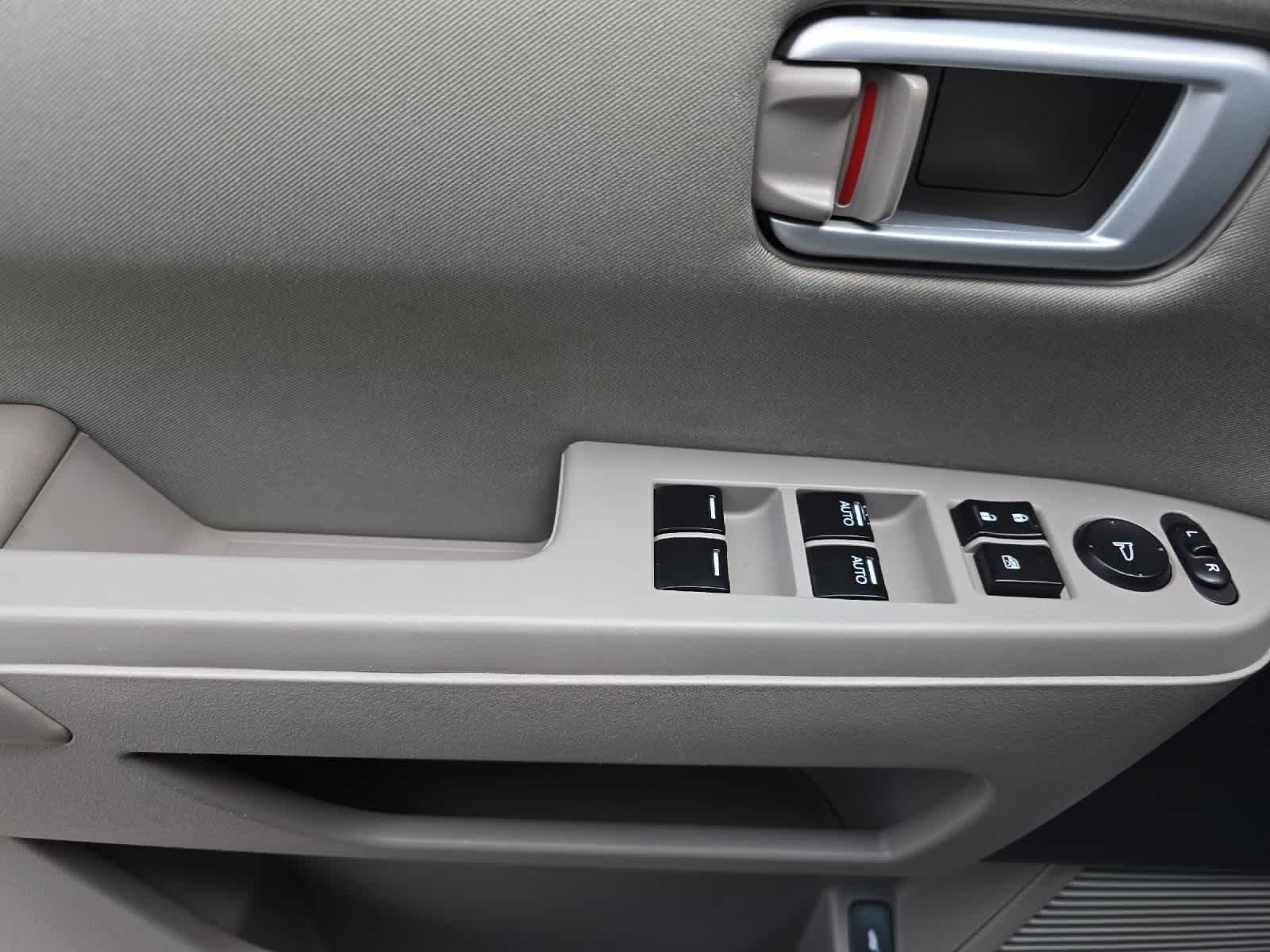 Thumbnail: 2010 Honda Pilot - 12