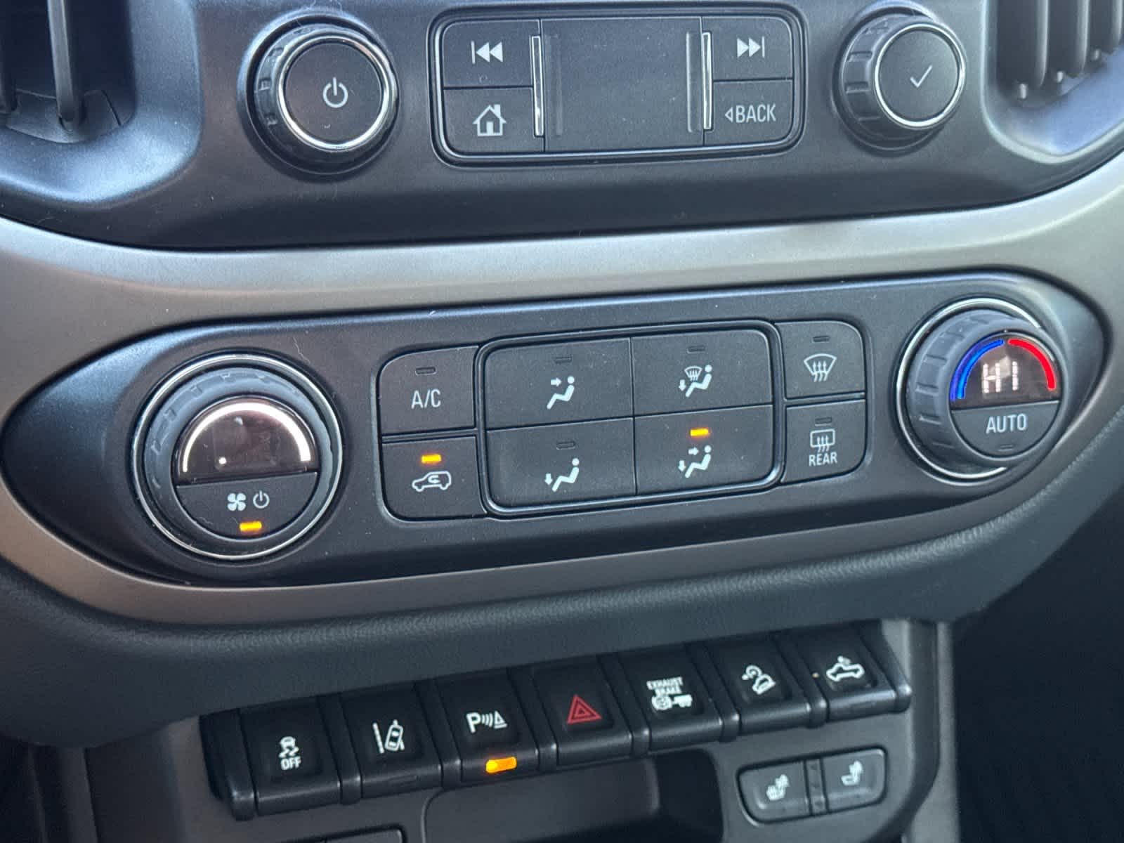 Thumbnail: 2022 Chevrolet Colorado - 19