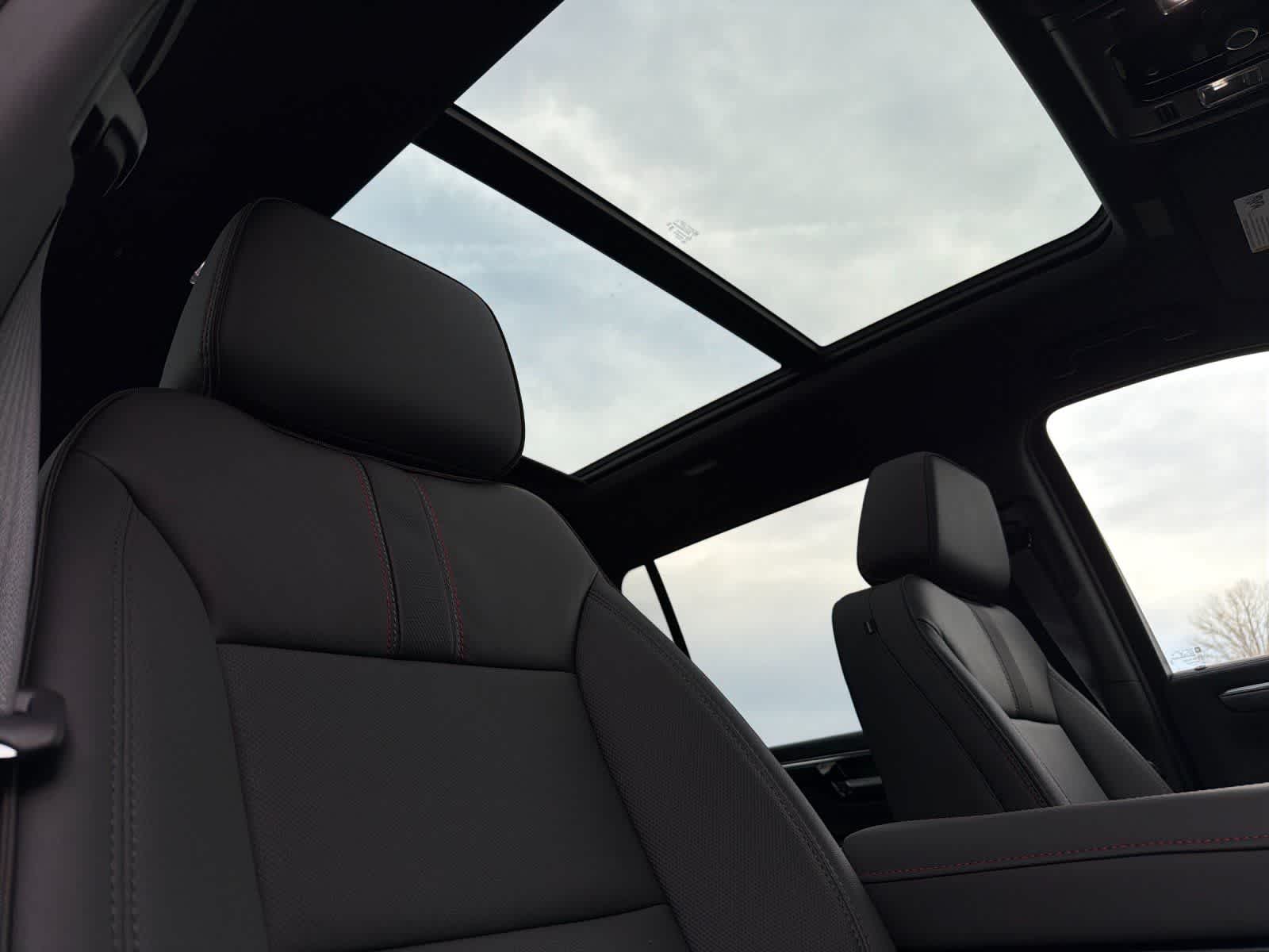 Thumbnail: 2026 Chevrolet Suburban - 18