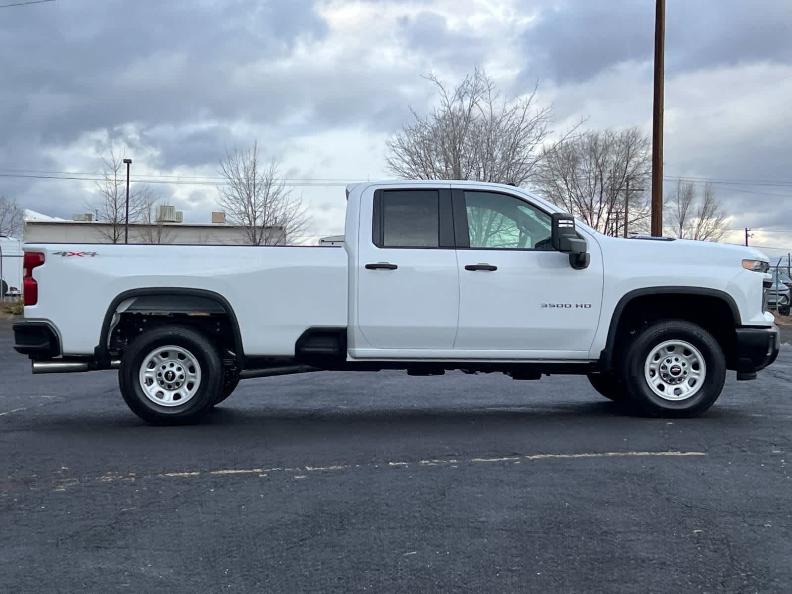 Thumbnail: 2026 Chevrolet Silverado 3500 - 8