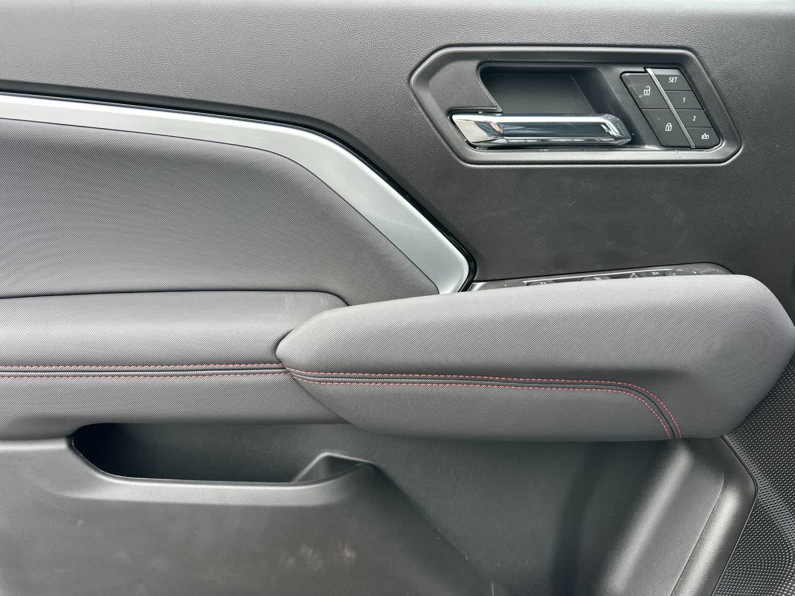 Thumbnail: 2026 Chevrolet Colorado - 12