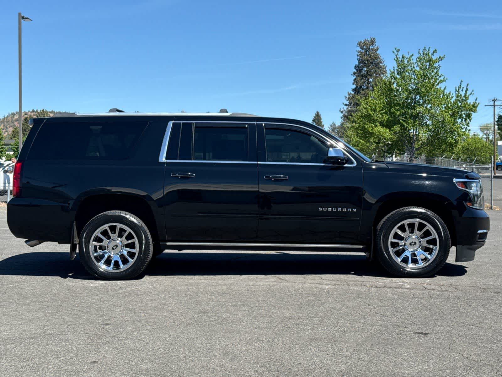 Thumbnail: 2020 Chevrolet Suburban - 8