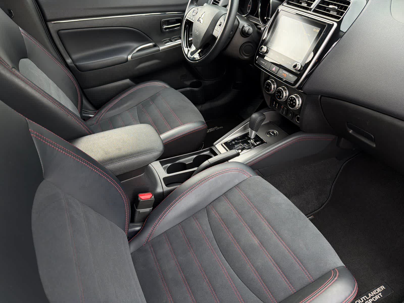 Thumbnail: 2024 Mitsubishi Outlander Sport - 16