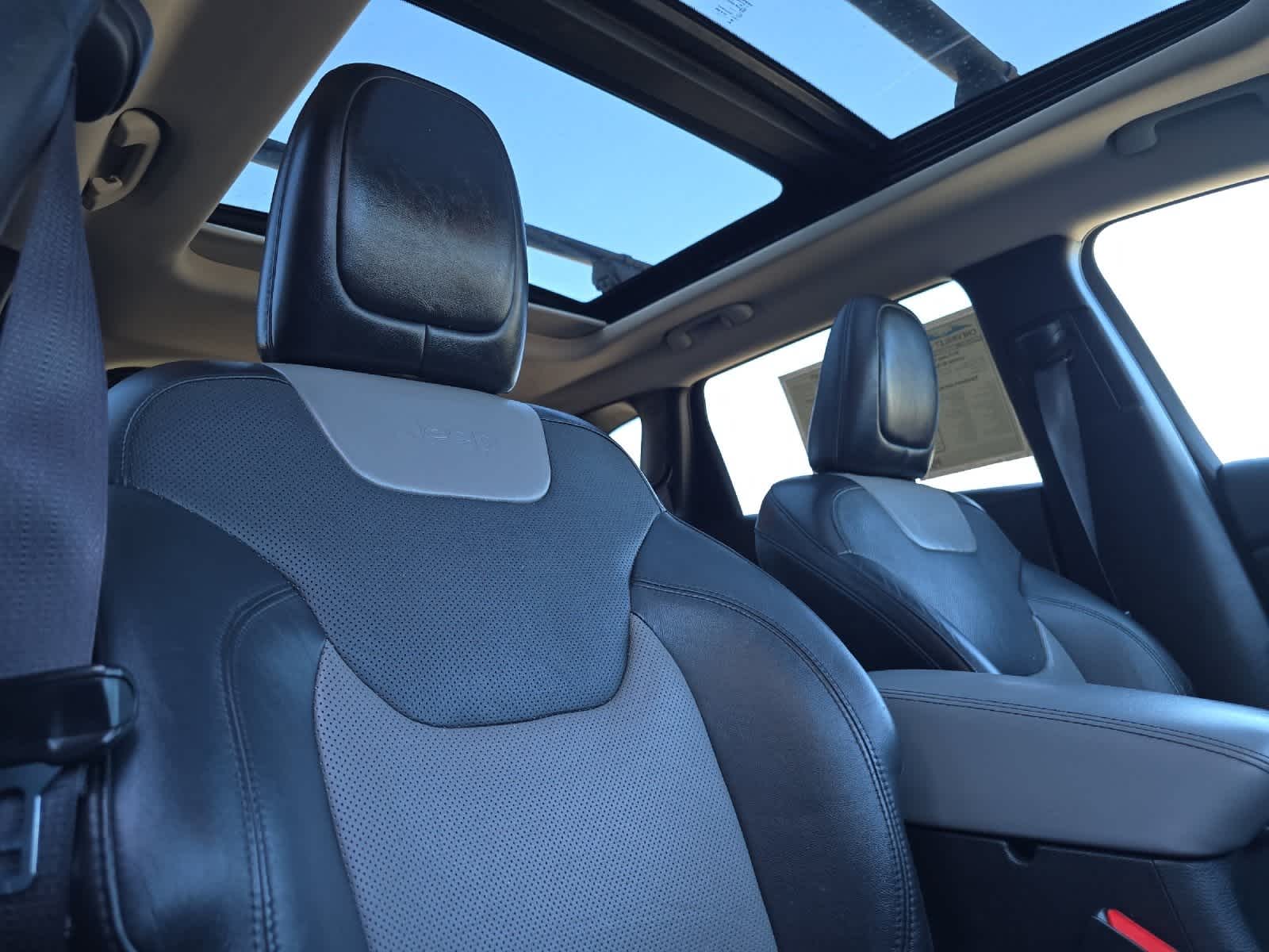 Thumbnail: 2014 Jeep Cherokee - 17