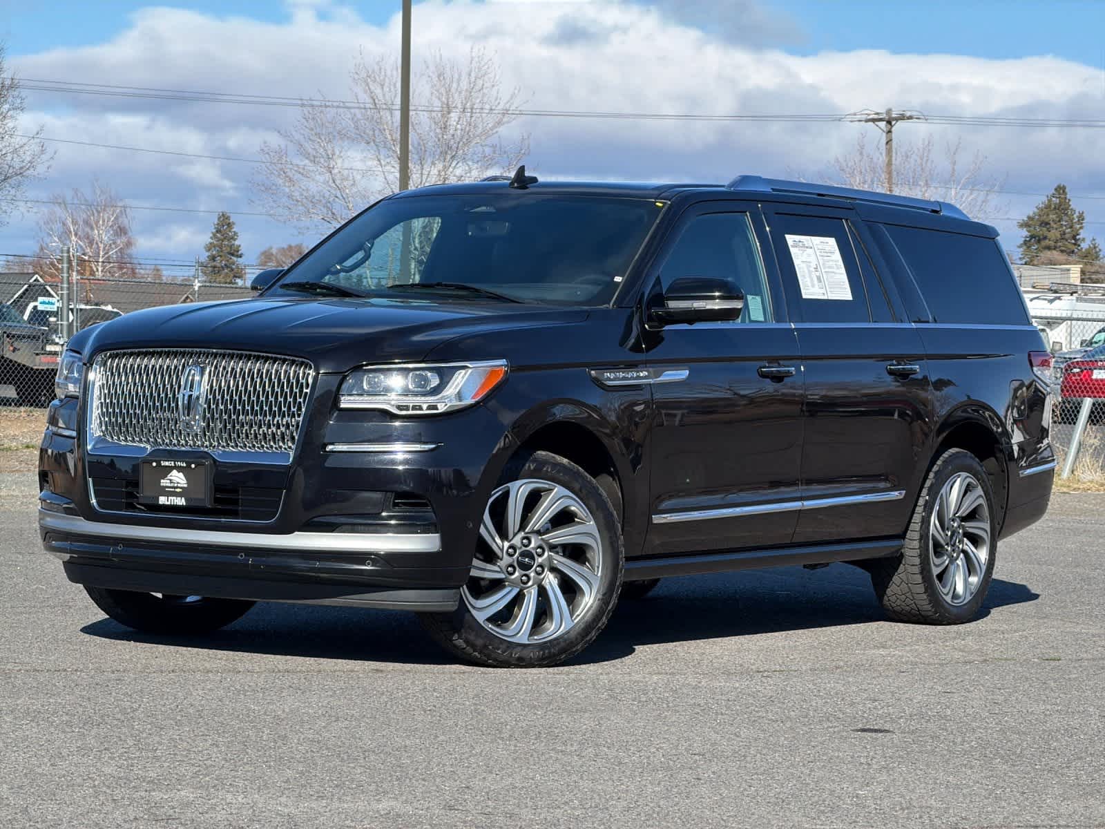Thumbnail: 2022 Lincoln Navigator - 2