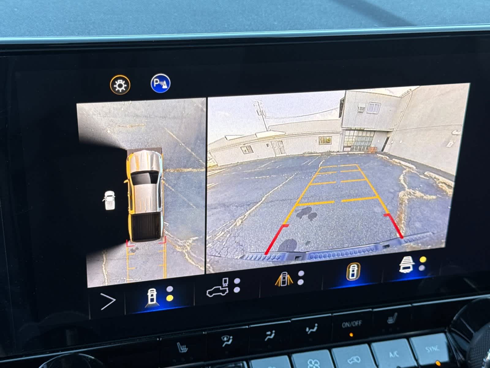 Thumbnail: 2025 Chevrolet Colorado - 19