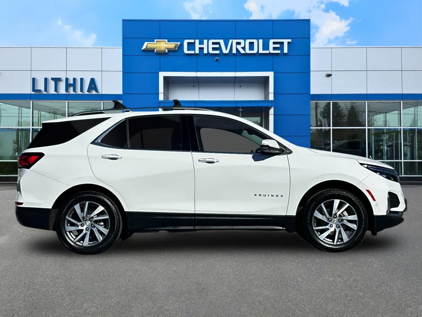 Thumbnail: 2022 Chevrolet Equinox - 8