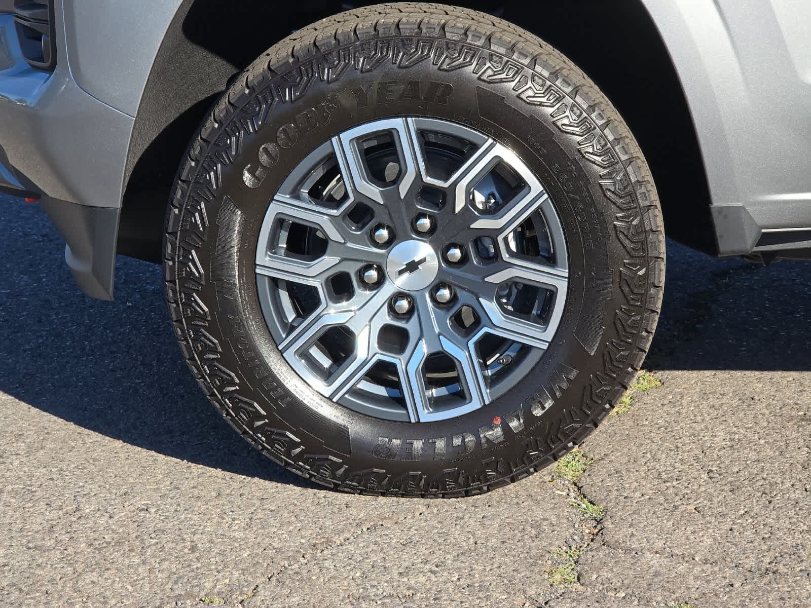 Thumbnail: 2026 Chevrolet Colorado - 25