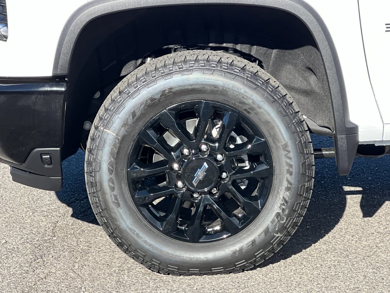 Thumbnail: 2026 Chevrolet Silverado 3500 - 24