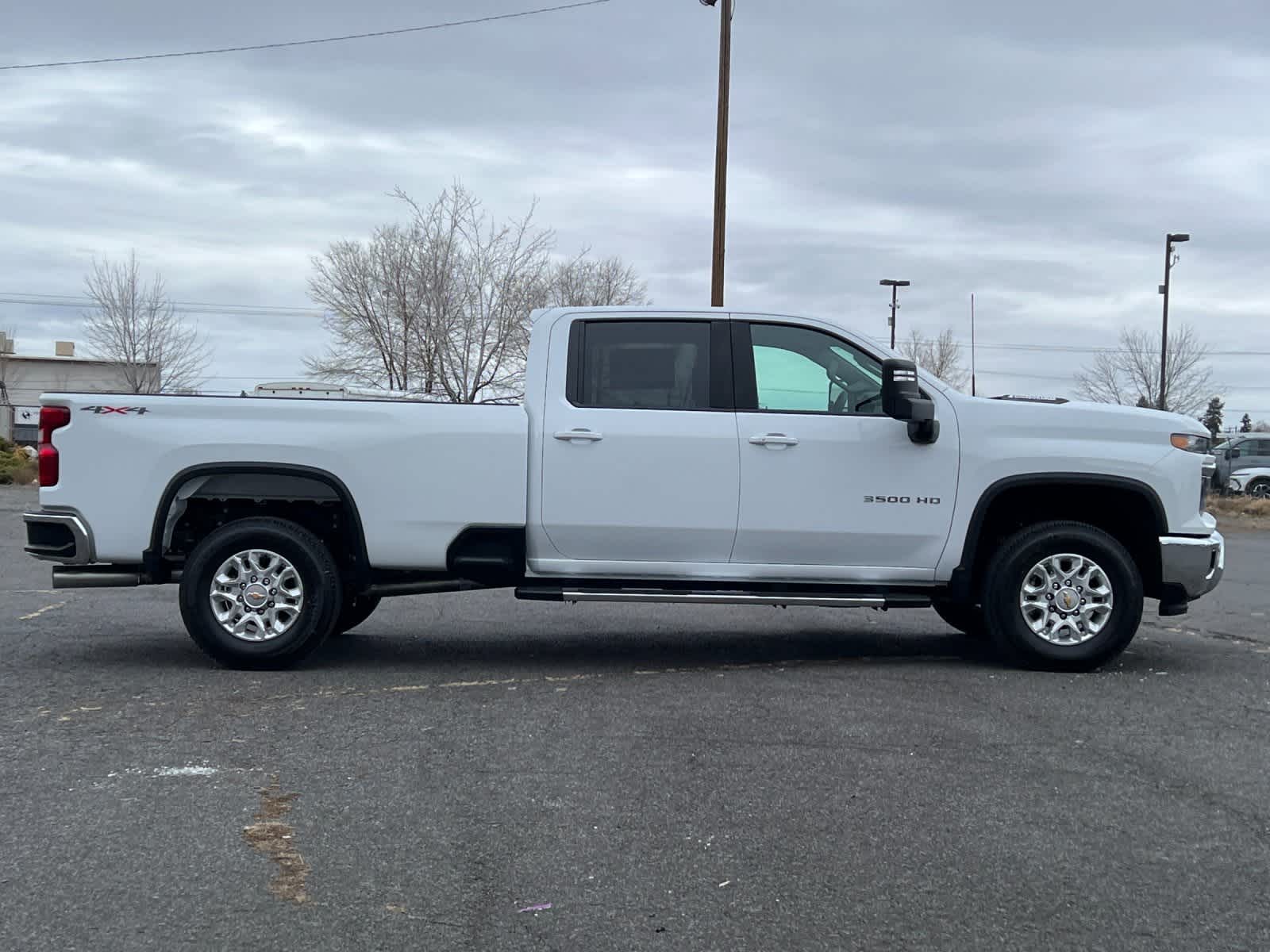 Thumbnail: 2026 Chevrolet Silverado 3500 - 8