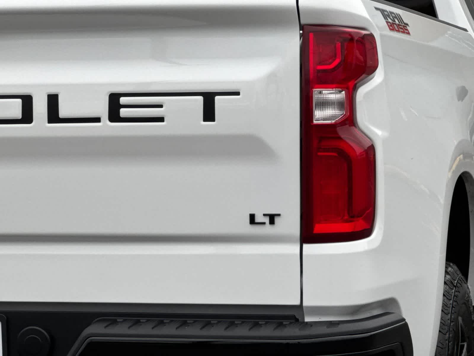 Thumbnail: 2026 Chevrolet Silverado 1500 - 27