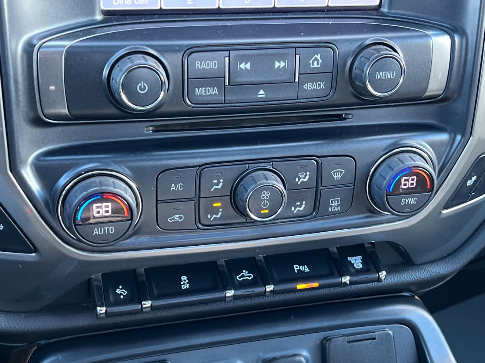 Thumbnail: 2018 Chevrolet Silverado 2500 - 20