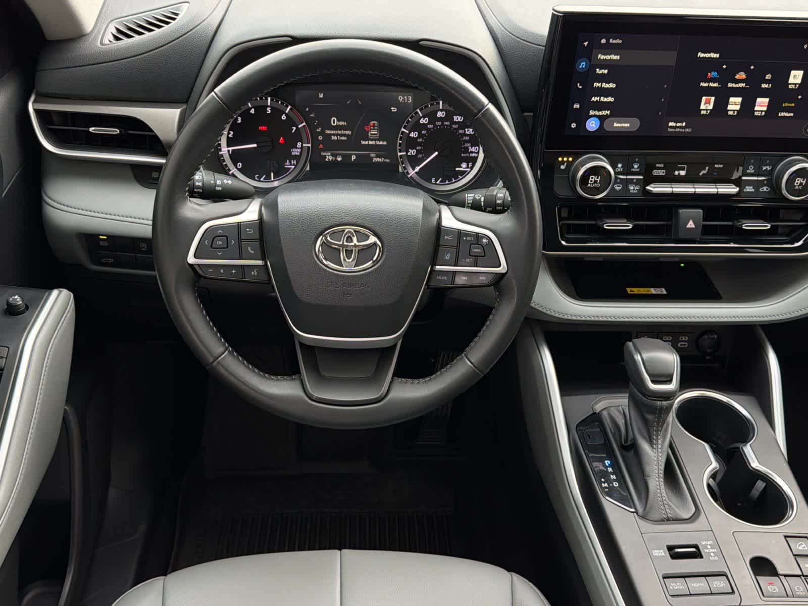 Thumbnail: 2023 Toyota Highlander - 14