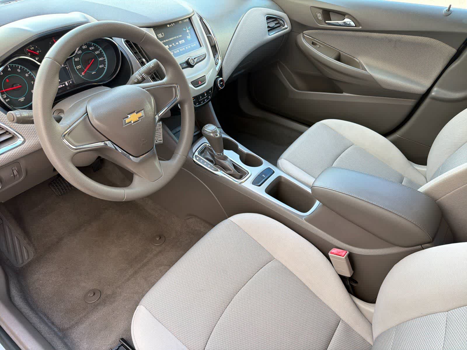 Thumbnail: 2018 Chevrolet Cruze - 11