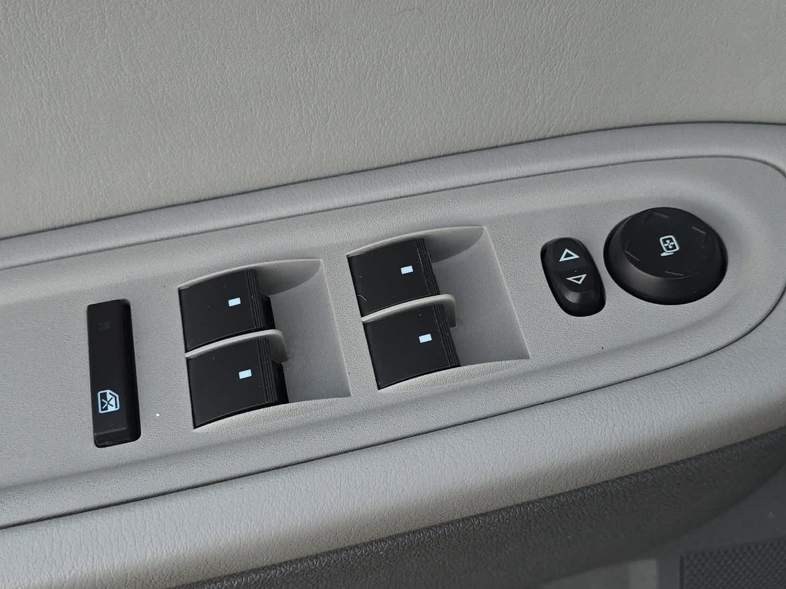 Thumbnail: 2010 Chevrolet Traverse - 13