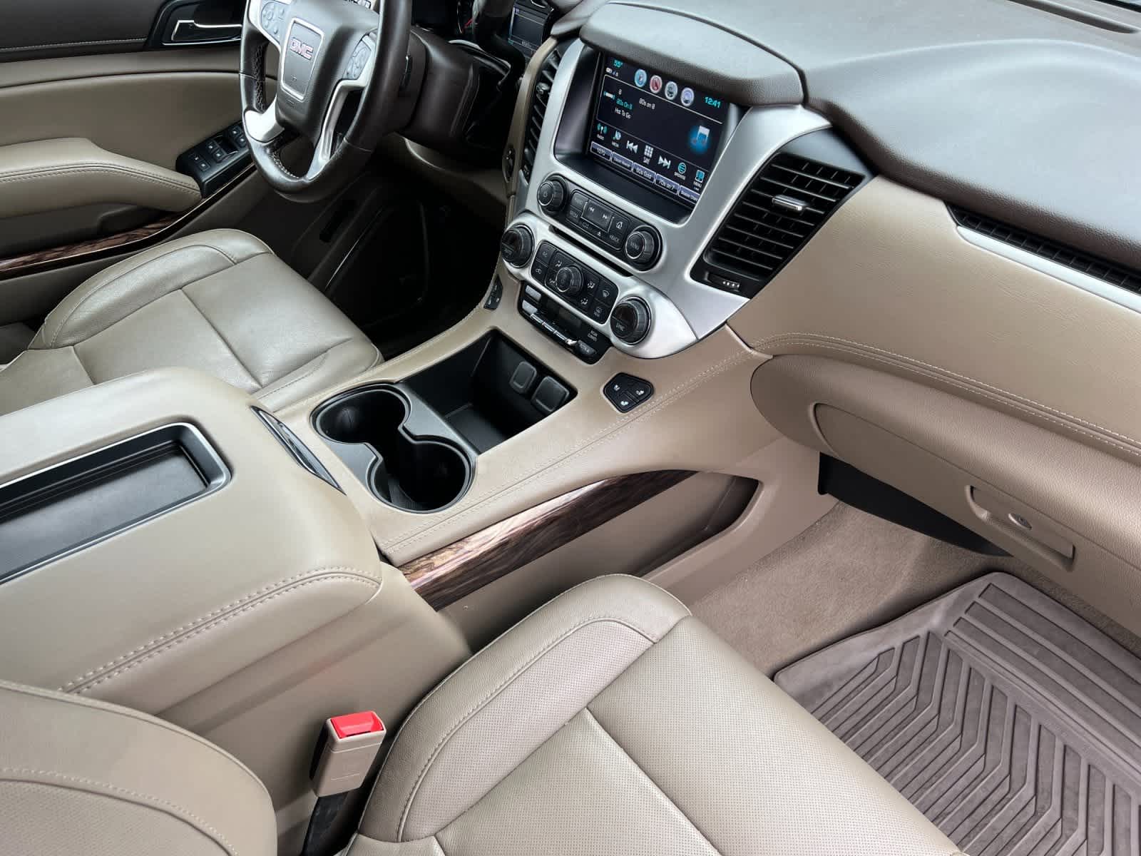 Thumbnail: 2020 GMC Yukon XL - 17