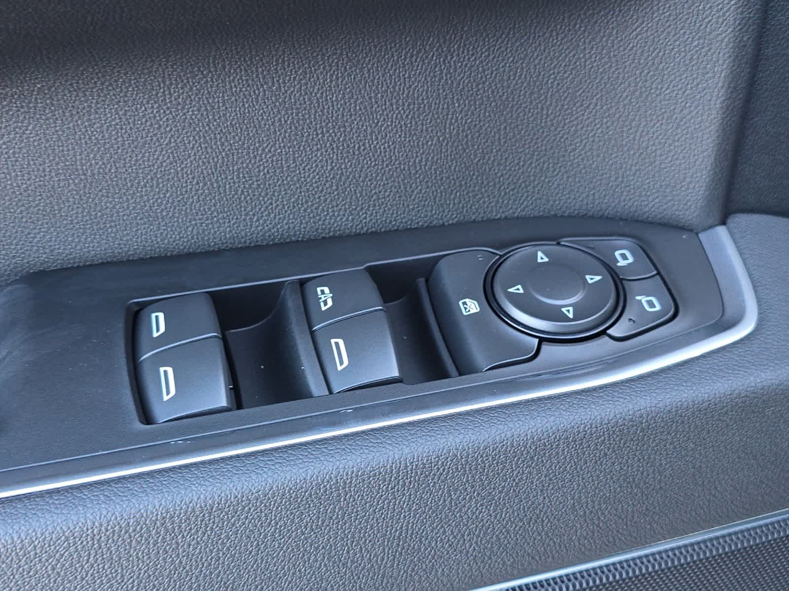 Thumbnail: 2026 Chevrolet Silverado 1500 - 13